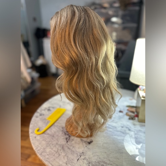 Raquel Welch Down Time SS Golden Wheat Lacefront 100%Handtied Plucked &Thinned - Picture 8 of 13